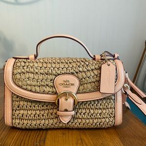 Gorgeous Coach blush leather and straw crossbody. Perfect summer purse!